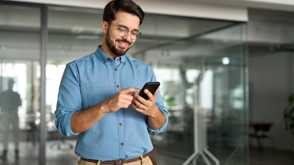 Aluguel de celulares corporativos: diferenciais da Simpress que elevam a gestão das empresas